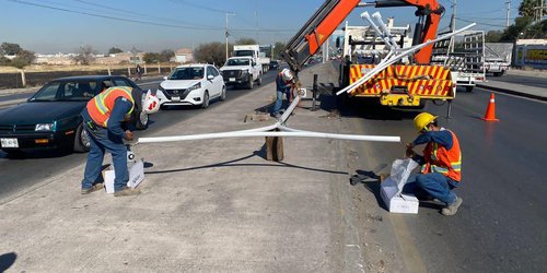 Inicia renovación del alumbrado en periférico y bulevar Rocha Cordero