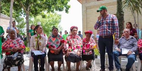 Claudia Sheinbaum dice en Ébano que se abate la pobreza en México