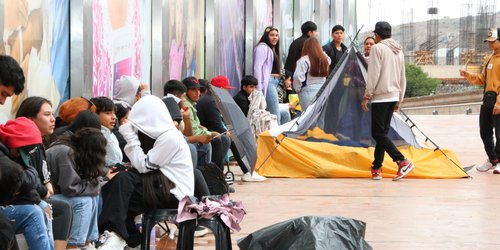 Por concierto de Junior H, jóvenes acamparon en la Fenapo