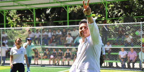Ricardo Gallardo entrega moderna Unidad Deportiva en Xilitla