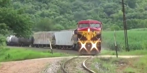 Ricardo Gallardo gestiona ruta de trenes de pasajeros para SLP