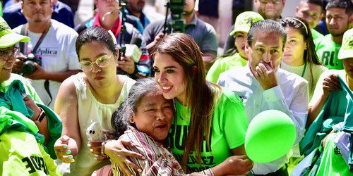 Ruth González ofrece apoyo al comercio tradicional en el Mercado Hidalgo