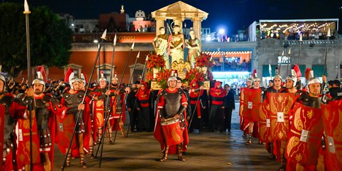 Miles de visitantes vivieron majestuosidad de la Procesión del Silencio