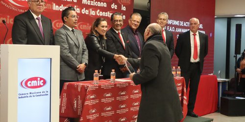 Reconocen a profesionales de la construcción en SLP