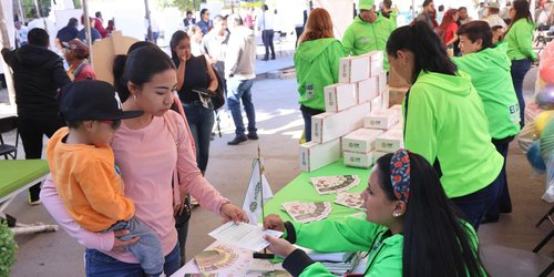 En el altiplano destaca apoyo del Estado a las familias durante Feria por La Paz