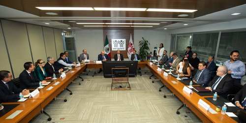 Se constituye legalmente empresa constructora del Infonavit