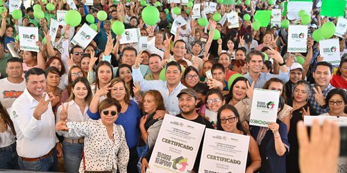 Ricardo Gallardo entrega los primeros dos mil lotes de "Tu Casa, Tu Apoyo"