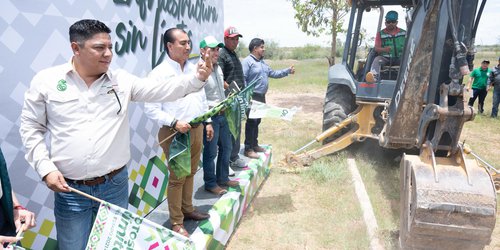 Ricardo Gallardo anuncia más obras para el altiplano y región media