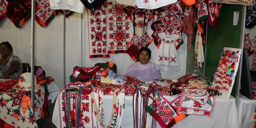 Gobierno respalda al sector artesanal en Fenapo