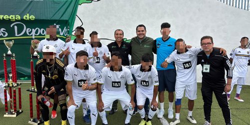 SEGE  entrego apoyos deportivos para promover la reinserción social