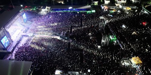 "Inquietos" y "Herederos" ponen a cantar y bailar sin límite a la Fenapo