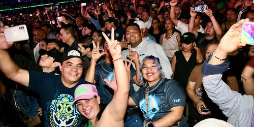 Polymarchs pone a saltar y bailar a 160 mil en el foro