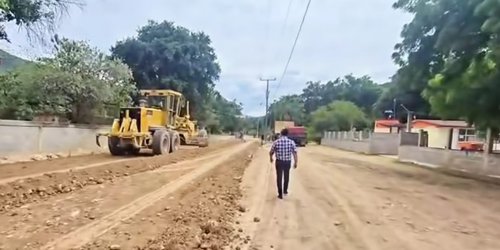 Supervisan avance de camino Tanlú–Tampete y rehabilitación en Calabazas