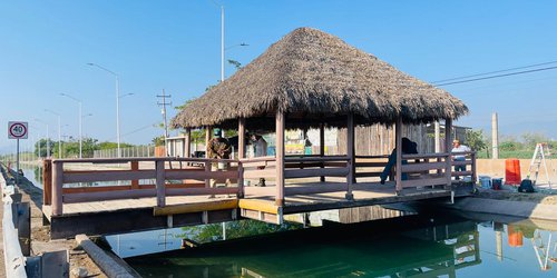 Gobierno Municipal de CDFDZ rehabilita palapa en el Canal de la Media Luna