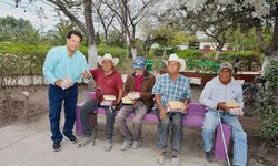 Diputado entrega apoyos y servicios gratuitos en Ejido Progreso