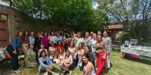 Amena reunión entre amigas celebran el mes de la mujer en Rioverde