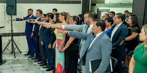 Carlos Castañón Reyes asume dirigencia de abogados en la Zona Media