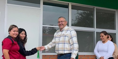 Invita Gobierno de Lagunillas a universitarios a aprovechar programa de becas educativas