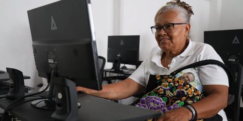 DIF Estatal reinaugura centro de cómputo “Huellas Mayores” para inclusión digital de adultos mayores