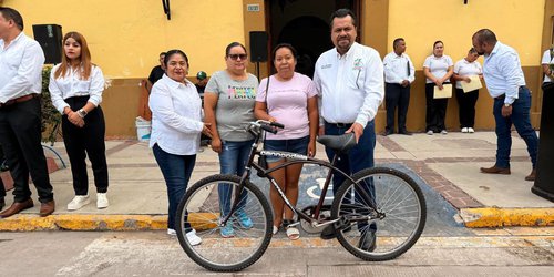 Rifarán una bicicleta para llevar a 20 niños a delfinoterapias; piden apoyo de la ciudadanía