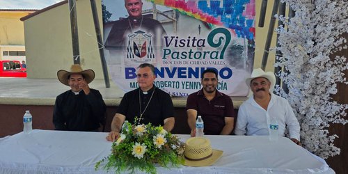 Santa Catarina recibe al obispo Roberto Yenny García durante visita pastoral