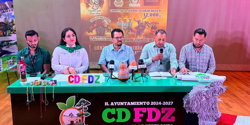 Con callejoneada, quema de toritos, grito y charreada celebran en Ciudad Fernández las Fiestas Patrias 2026