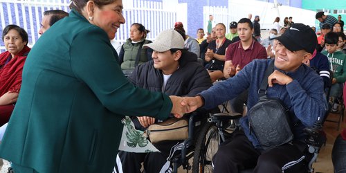 Entregan 150 ayudas técnicas a personas con discapacidad para mejorar su movilidad