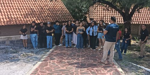 Estudiantes conocen labores de conservación de la Media Luna en Rioverde