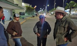 Alcalde se reúne y apoya familias con enfermos hospitalizados en el Hospital IMSS-Bienestar