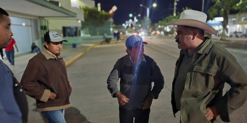 Alcalde se reúne y apoya familias con enfermos hospitalizados en el Hospital IMSS-Bienestar