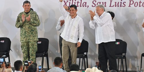 AMLO respalda a Gallardo en la Huasteca por programas sociales