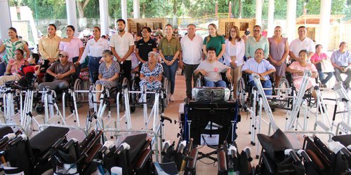 Apoyos funcionales benefician a 58 personas en 16 municipios de SLP
