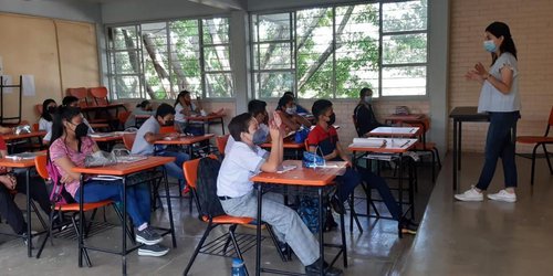 Solo una semana clases híbridas, confirma SEGE