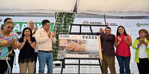 Gallardo devela billete de la Lotería Nacional alusivo a la enchilada potosina