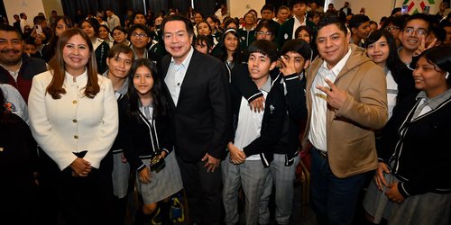 Analizan uso de celulares en escuelas de San Luis Potosí durante foro estatal
