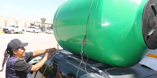 Gobierno del Estado entrega más cisternas en apoyo a las familias