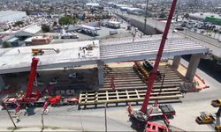 Continúan cierres viales por montaje de trabes en puente bulevar "Valle de los Fantasmas"