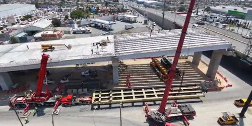 Continúan cierres viales por montaje de trabes en puente bulevar "Valle de los Fantasmas"