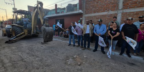 Pavimentación de calle San Martín en El Refugio es una realidad