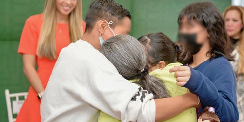 Restituye DIF Estatal el derecho a vivir en familia a 17 menores de edad