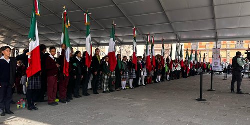 Gobierno del Estado conmemora Día de la Bandera