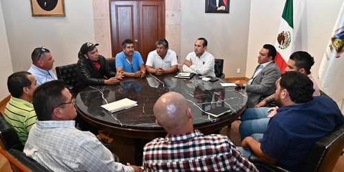 Acuerdo de diálogo con taxistas del Gobierno, evita manifestación