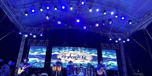 Familias potosinas celebran posadas navideñas con música y alegría