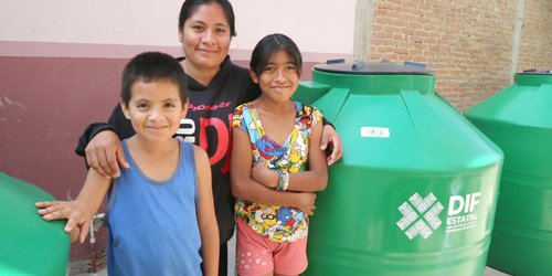 Gobierno Estatal entrega más cisternas a familias potosinas