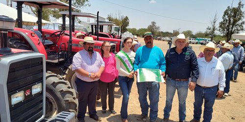 SEDARH entregó maquinaria y tubería en varios municipios