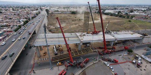 Estado informa de cierres viales por montaje de estelas en sistema atirantado