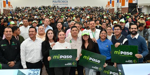 Ricardo Gallardo impulsa movilidad estudiantil con tarjetas "Mi Pase"