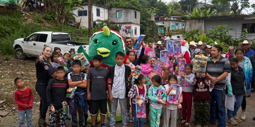 Gobierno Estatal celebra Fiestas Decembrinas con Niñas y Niños de la Huasteca