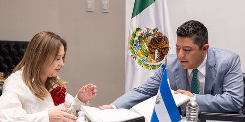 Ricardo Gallardo sostiene reunión con Embajadora del Salvador