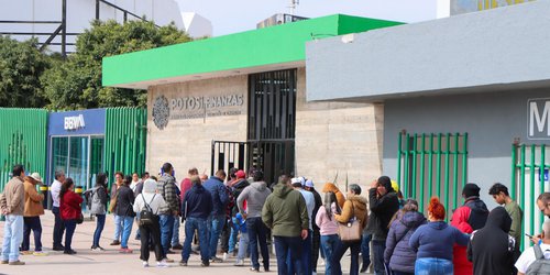 Recaudadoras entregan hologramas y tarjetas de circulación a contribuyentes